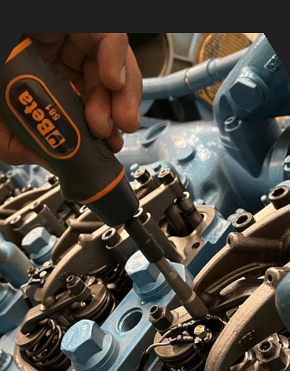 Fuel injector servicing tools